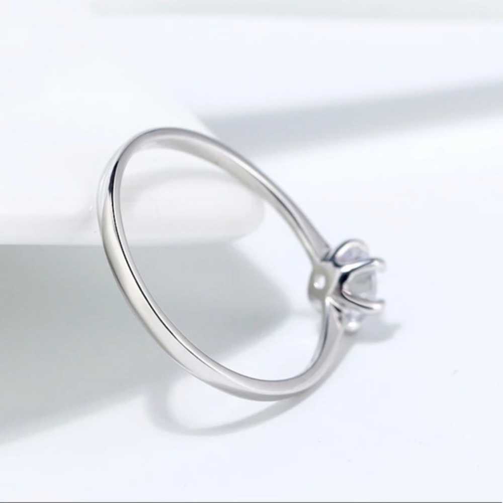 NEW MINIMALIST 925 SILVER DIAMOND RING - Picture 5 of 6